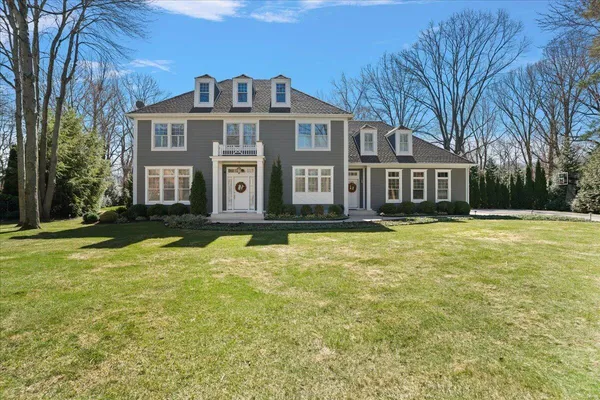 $1,295,000 | 3277 Estates Drive, St. Joseph, MI 49085