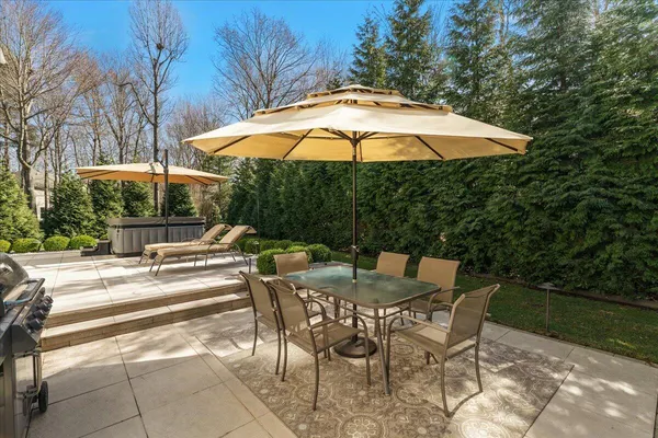 $1,295,000 | 3277 Estates Drive, St. Joseph, MI 49085