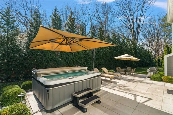 $1,295,000 | 3277 Estates Drive, St. Joseph, MI 49085