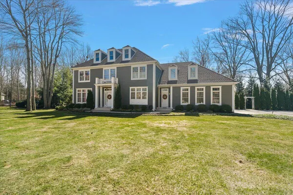 $1,295,000 | 3277 Estates Drive, St. Joseph, MI 49085