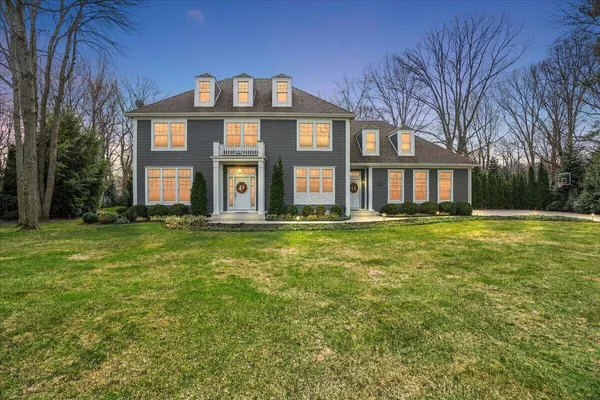 $1,295,000 | 3277 Estates Drive, St. Joseph, MI 49085