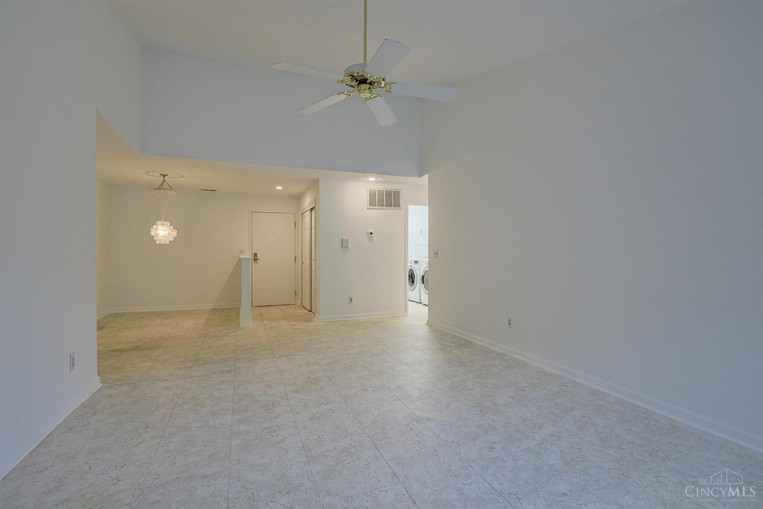 4341 Regency Ridge Court, Unit 303 Cincinnati, OH 45248 - Photo 8 of 25