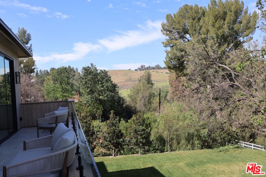 5831 Fitzpatrick Road Hidden Hills, CA 91302 - Photo 10 of 34