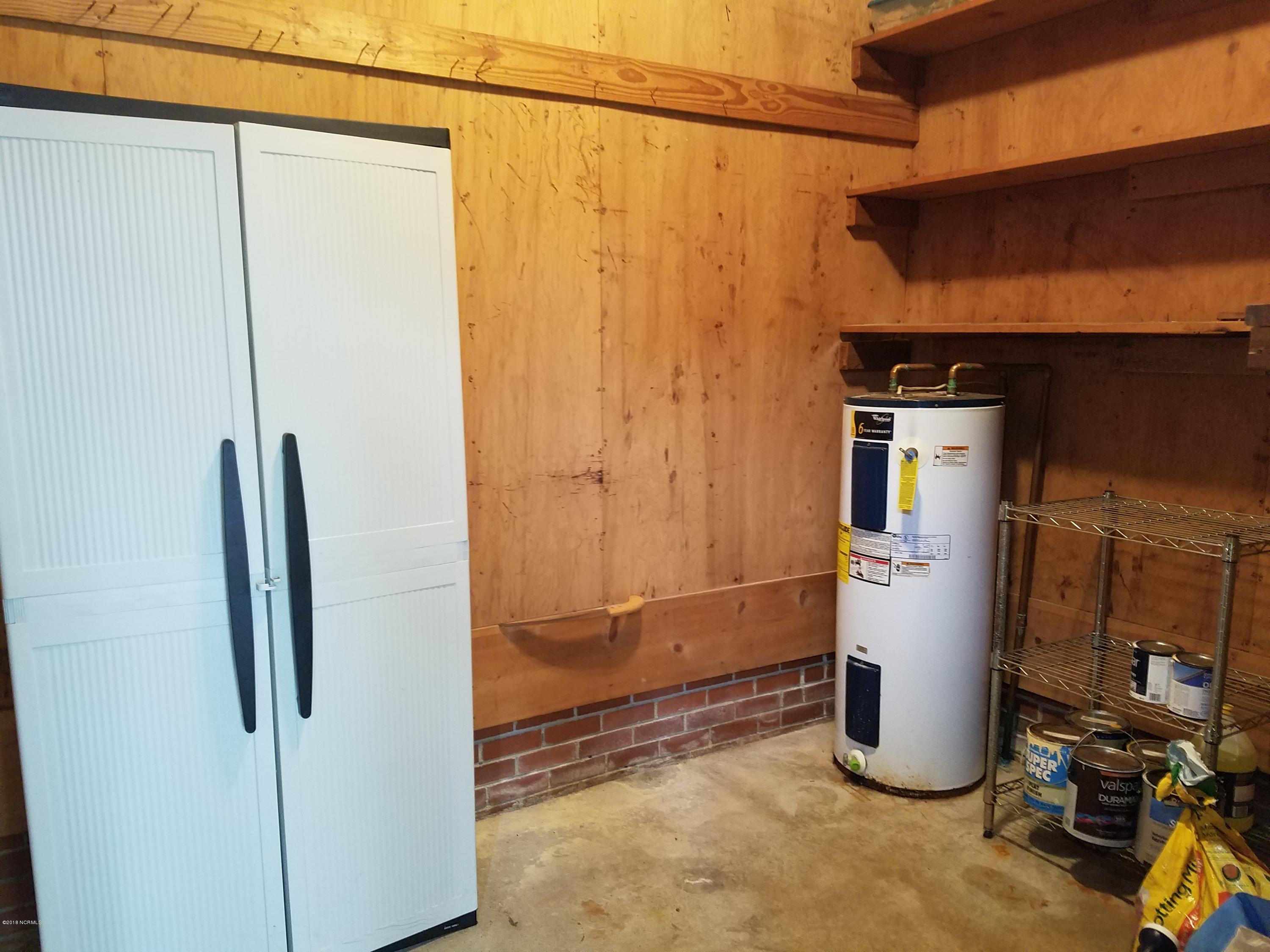 2809 Murray Hill Road Kinston, NC 28504 - Photo 4 of 26 Carport Storage