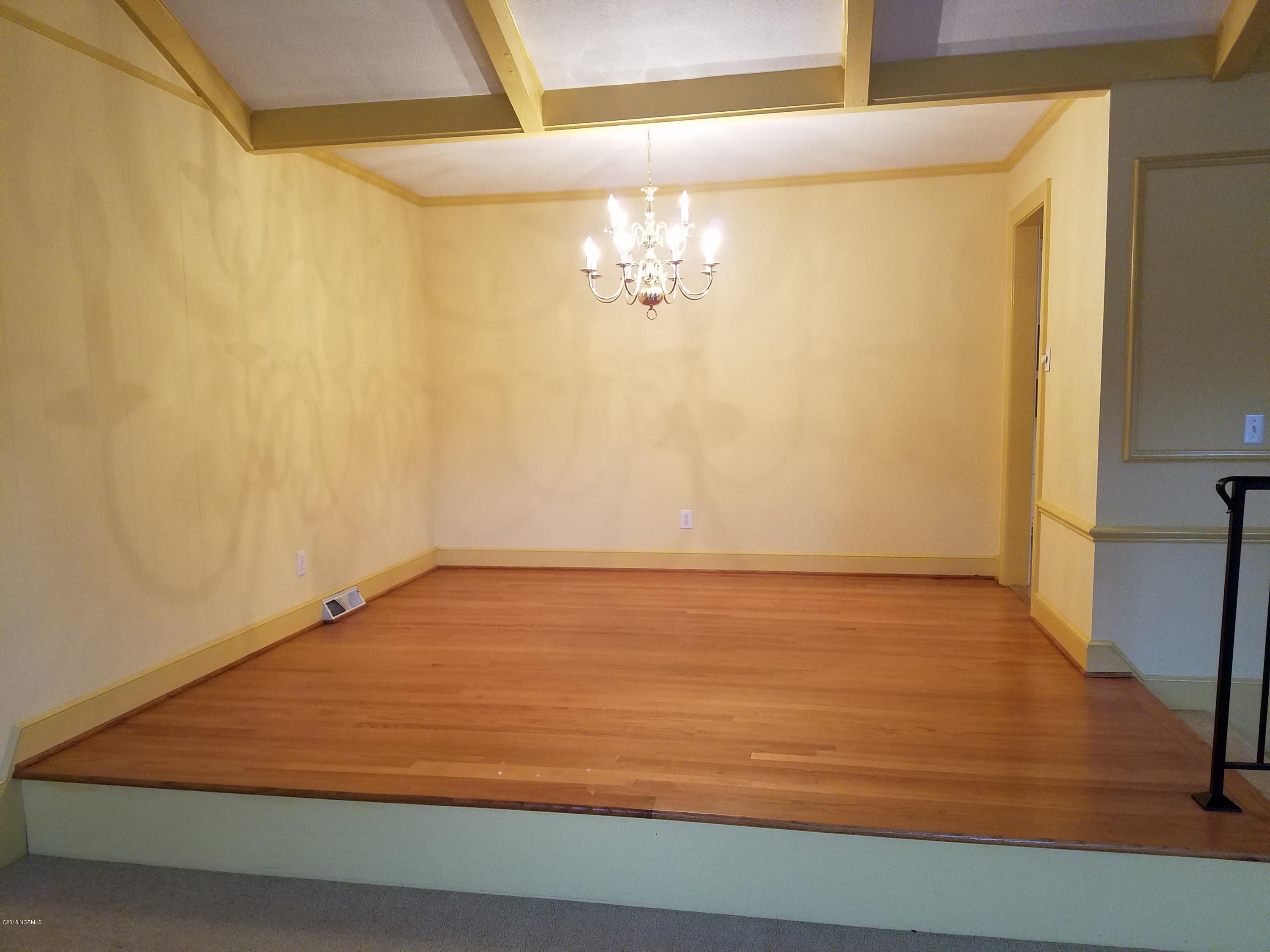 2809 Murray Hill Road Kinston, NC 28504 - Photo 9 of 26 Dining Area