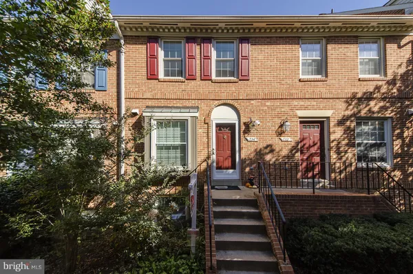 $4,995 | 734 North Vermont Street North, Arlington, VA 22203