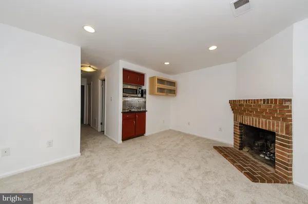 $4,995 | 734 North Vermont Street North, Arlington, VA 22203