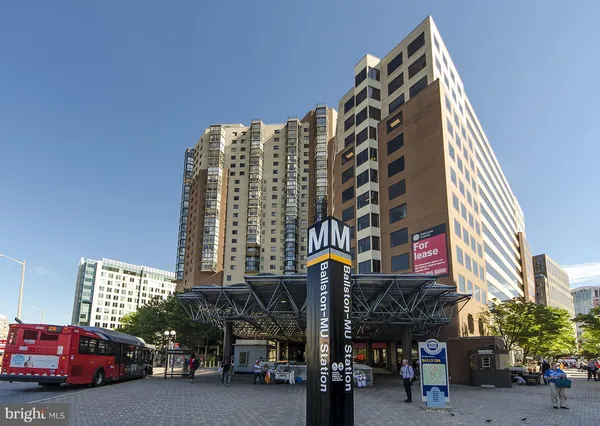 $4,995 | 734 North Vermont Street North, Arlington, VA 22203