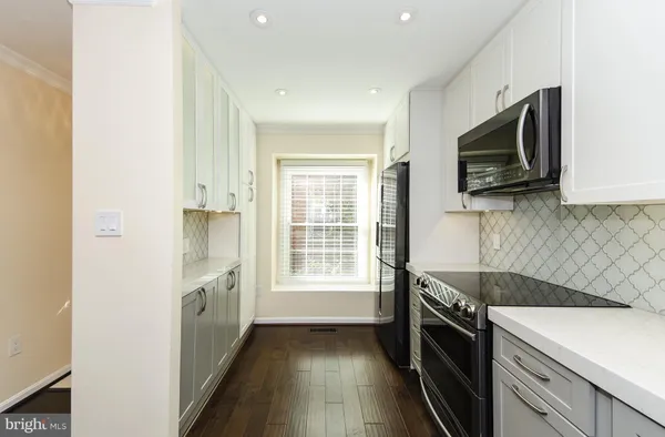 $4,995 | 734 North Vermont Street North, Arlington, VA 22203