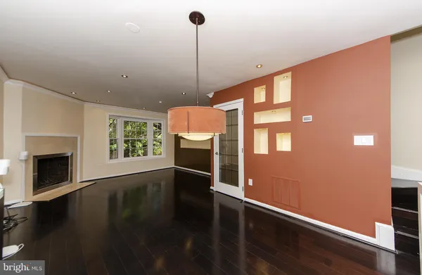 $4,995 | 734 North Vermont Street North, Arlington, VA 22203