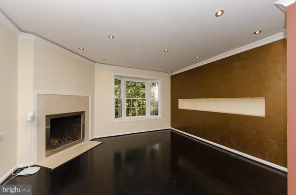 $4,995 | 734 North Vermont Street North, Arlington, VA 22203