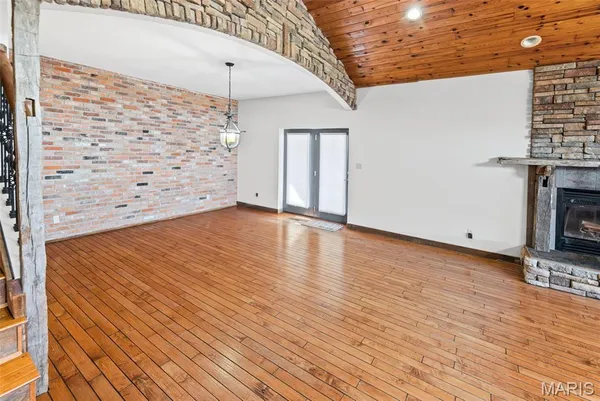 $950,000 | 4242 Quirin Road, Smithton, IL 62285