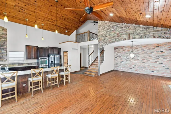 $950,000 | 4242 Quirin Road, Smithton, IL 62285