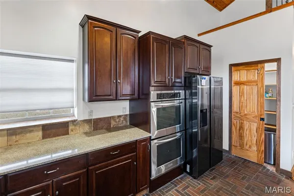 $950,000 | 4242 Quirin Road, Smithton, IL 62285