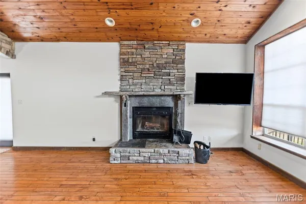 $950,000 | 4242 Quirin Road, Smithton, IL 62285
