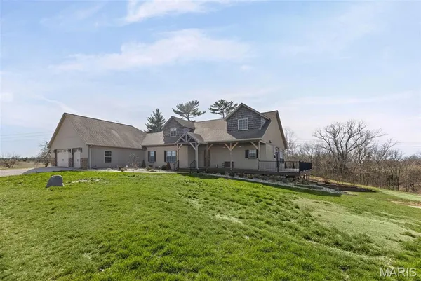 $950,000 | 4242 Quirin Road, Smithton, IL 62285