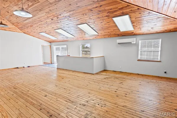 $950,000 | 4242 Quirin Road, Smithton, IL 62285