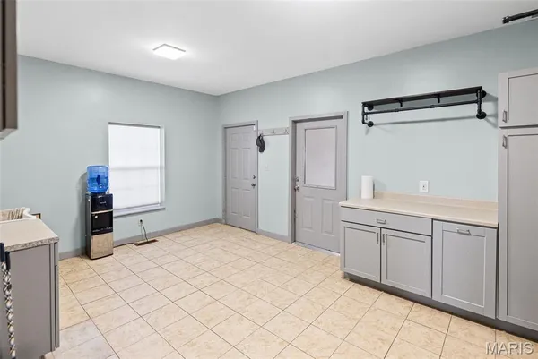 $950,000 | 4242 Quirin Road, Smithton, IL 62285