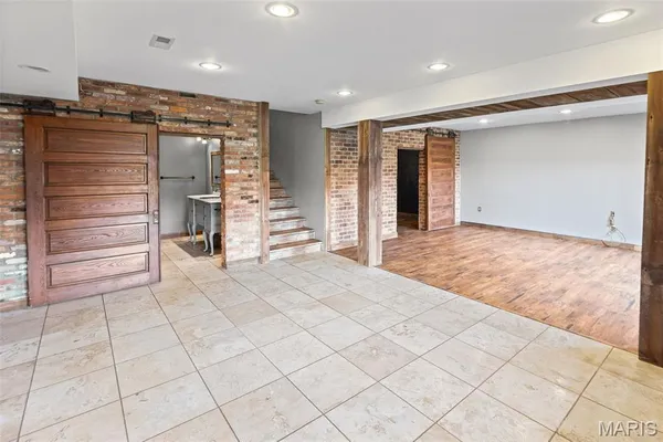 $950,000 | 4242 Quirin Road, Smithton, IL 62285