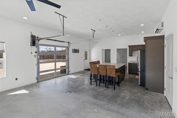 $950,000 | 4242 Quirin Road, Smithton, IL 62285