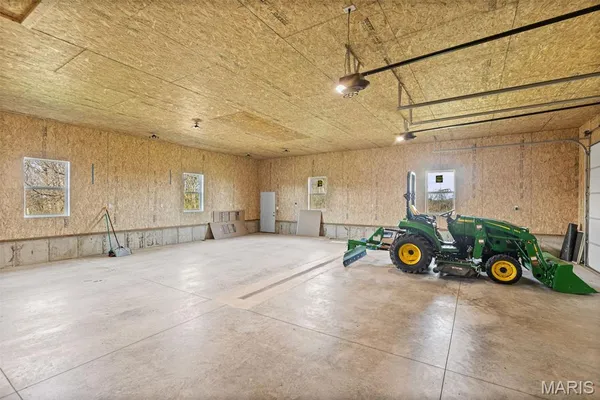 $950,000 | 4242 Quirin Road, Smithton, IL 62285