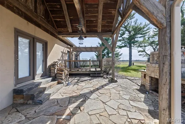 $950,000 | 4242 Quirin Road, Smithton, IL 62285