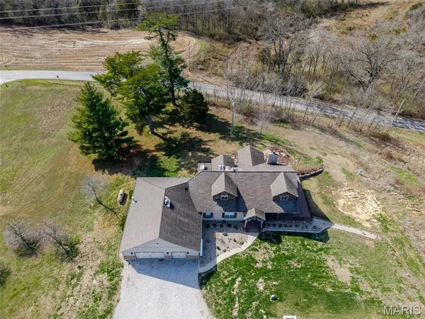 $950,000 | 4242 Quirin Road, Smithton, IL 62285
