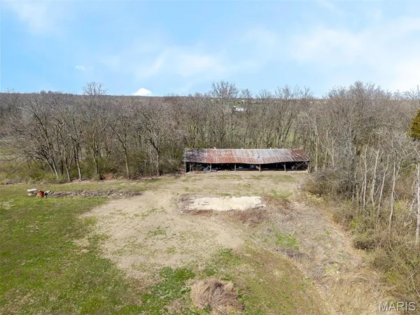 $950,000 | 4242 Quirin Road, Smithton, IL 62285
