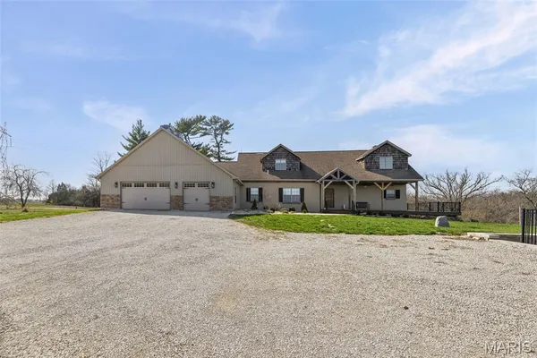 $950,000 | 4242 Quirin Road, Smithton, IL 62285