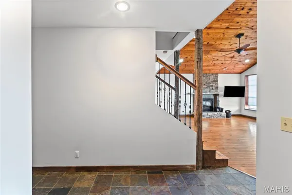 $950,000 | 4242 Quirin Road, Smithton, IL 62285