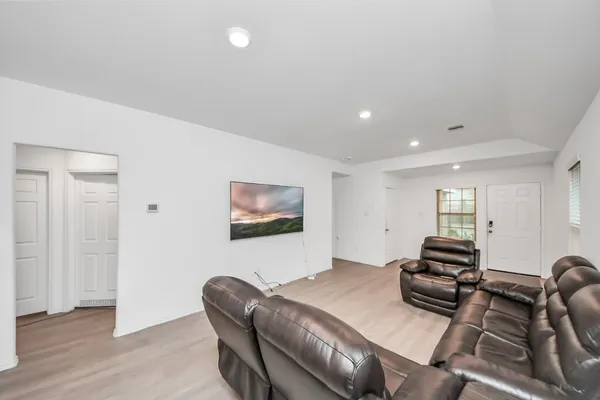 $1,900 | 14606 Whitstone Gully Way, Rosharon, TX 77583