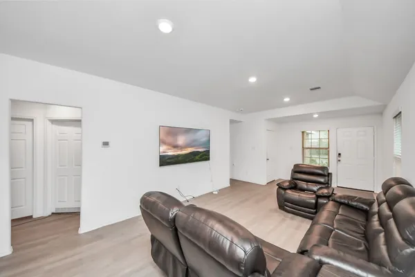 $1,900 | 14606 Whitstone Gully Way, Rosharon, TX 77583