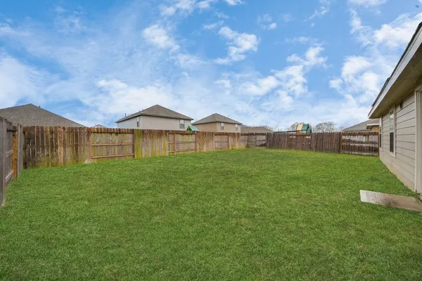 $1,900 | 14606 Whitstone Gully Way, Rosharon, TX 77583
