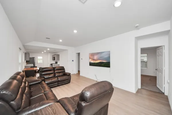 $1,900 | 14606 Whitstone Gully Way, Rosharon, TX 77583