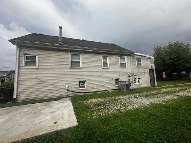 a front view of house with yard