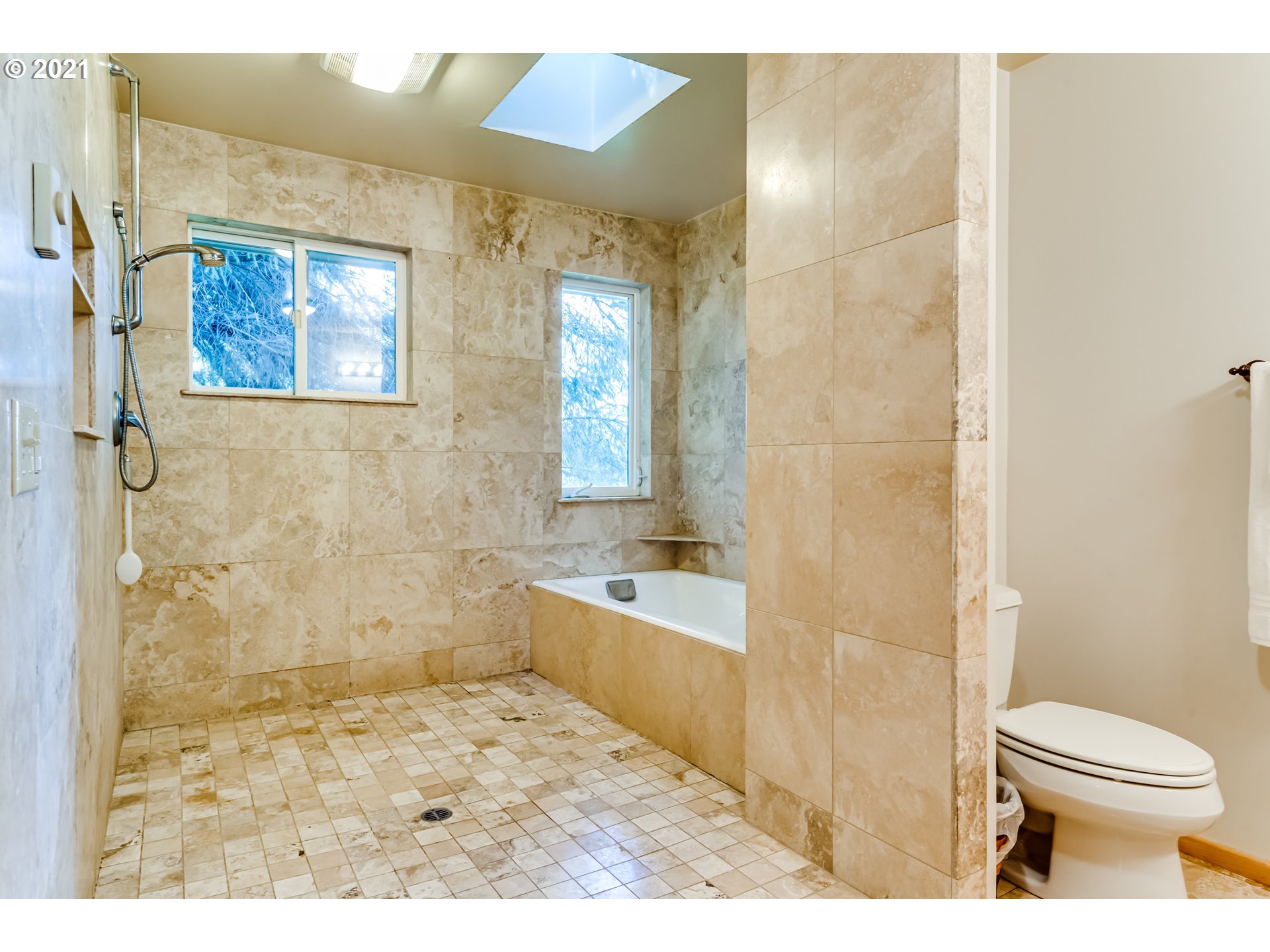 79385 Sears Road Cottage Grove, OR 97424 - Photo 16 of 32 a bathroom with a sink a toilet and shower