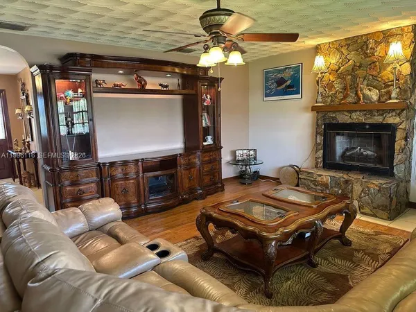 $2,400,000 | 18901 Southwest 63rd Street, Southwest Ranches, FL 33332