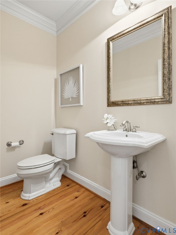 2880 Millmount Parkway Powhatan, VA 23139 - Photo 19 of 36 a bathroom with a sink toilet and mirror