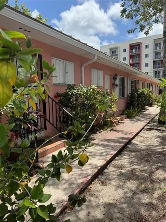 $1,700 | 1020 Southwest 5th Street, Unit 3, Miami, FL 33130