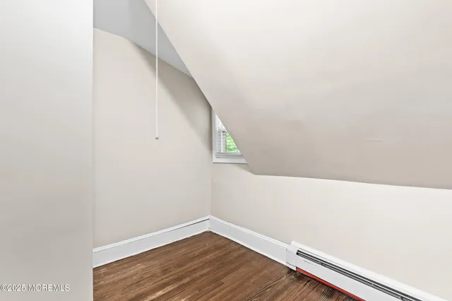 a view of a yard in front of house