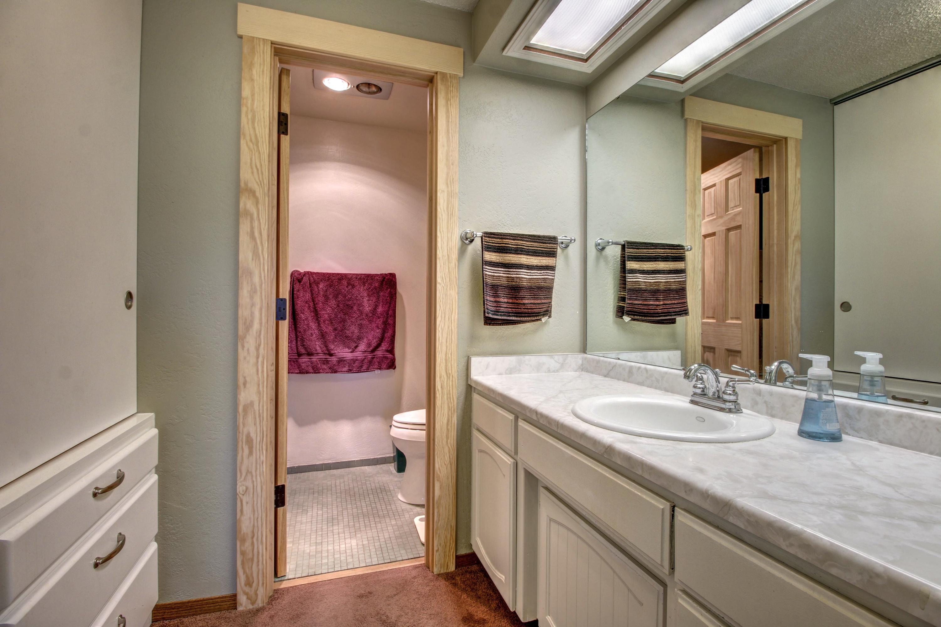 3055 Burrell Road Medford, OR 97501 - Photo 14 of 45 03a Master Bath