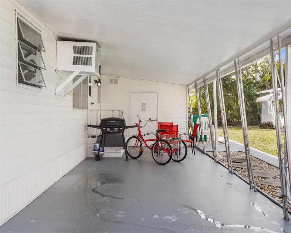 Park City Davie, FL 33324 - Photo 12 of 26 a view of a room with gym equipment