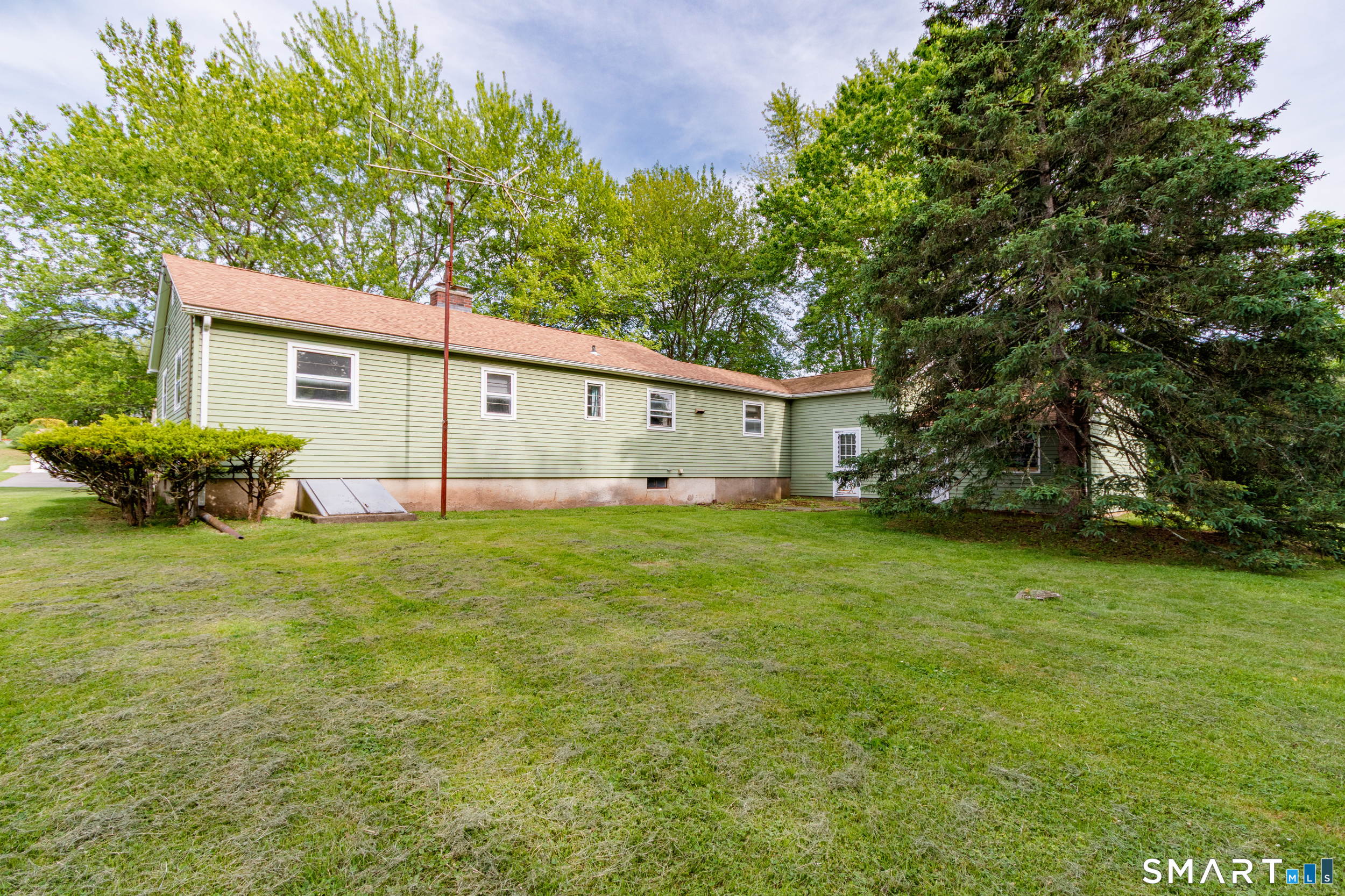 1175 South Curtis Street Wallingford, CT 06492 - Photo 4 of 40