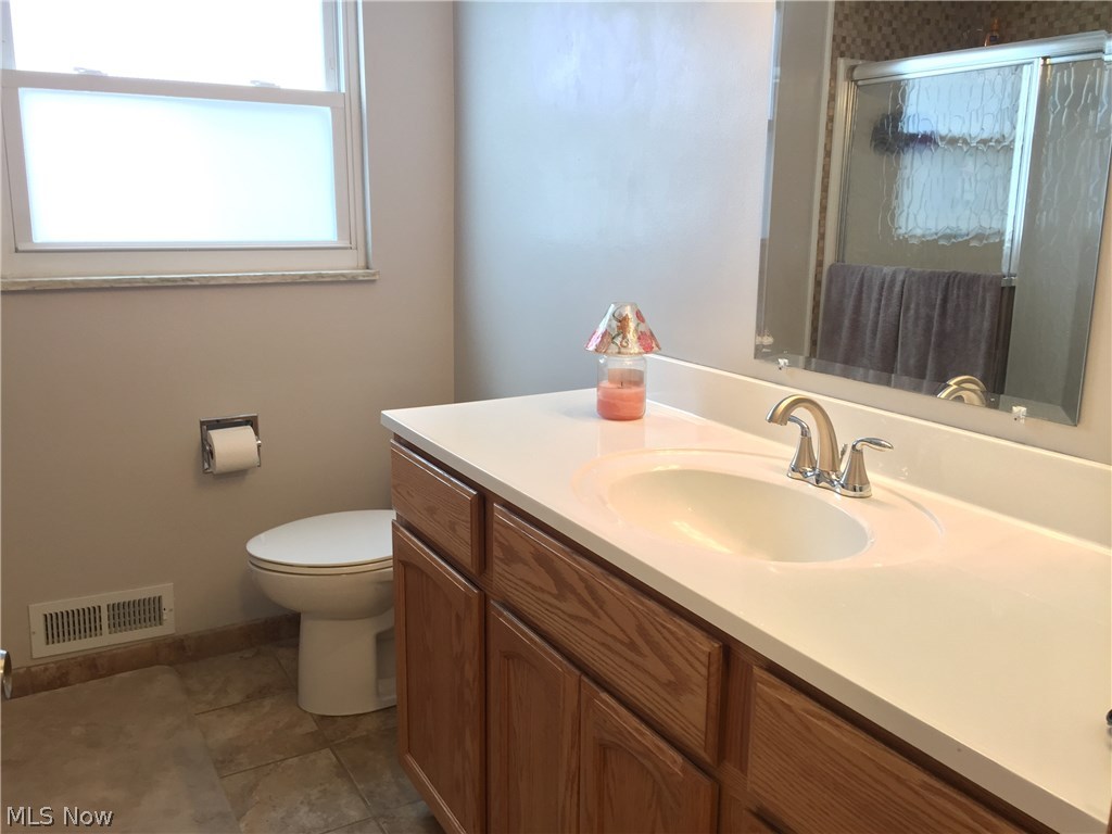 7007 Kenneth Avenue Parma, OH 44129 - Photo 6 of 13