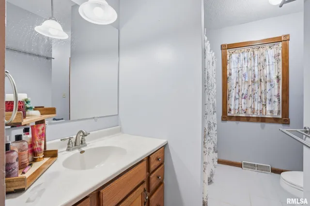 $270,000 | 338 Benton Street, Le Claire, IA 52753