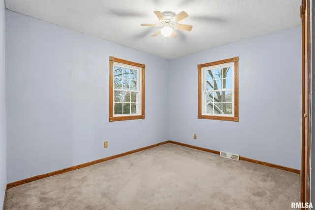 $270,000 | 338 Benton Street, Le Claire, IA 52753