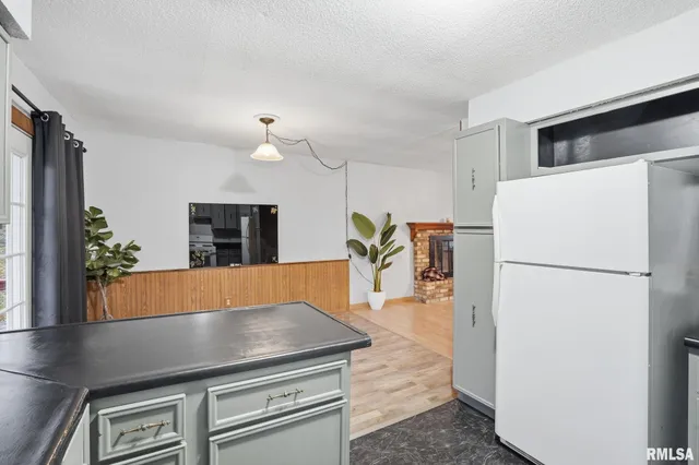 $270,000 | 338 Benton Street, Le Claire, IA 52753