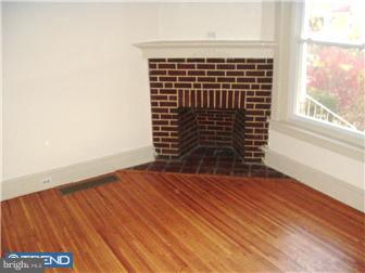 1121 Atwood Road Philadelphia, PA 19151 - Photo 3 of 12 Living Room