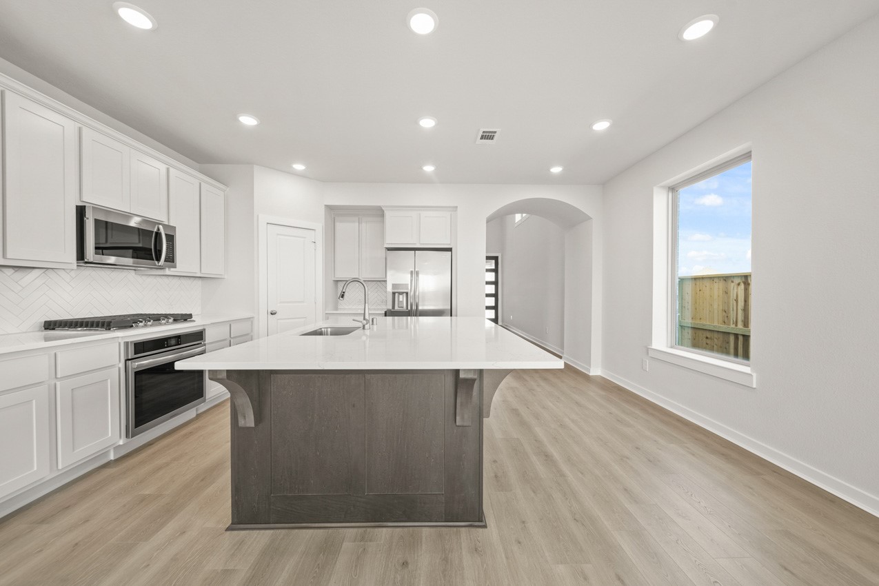 10219 Botticelli Path Manvel, TX 77578 - Photo 8 of 24 Kitchen