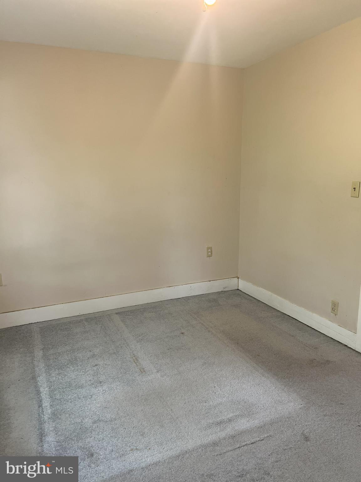 6730 Solomons Island Road North Owings, MD 20736 - Photo 19 of 39 Main Level Bedroom 1 - 9'3" x 10'5"